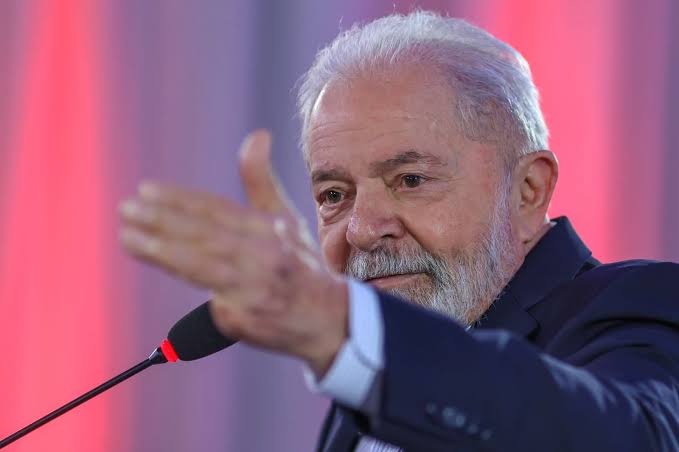 ​Equipe de transição de Lula avalia taxar Google, Facebook, Netflix e empresas de mídia.