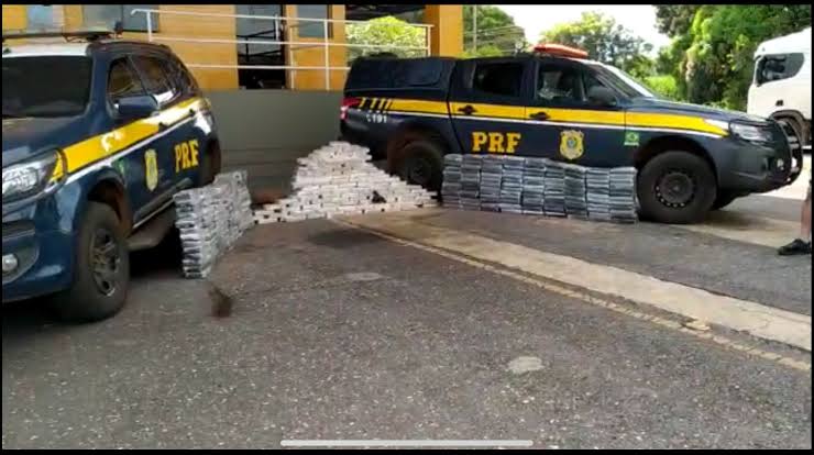 ​PRF apreende carregamento de cocaína avaliado em R$ 25 milhões em Goiânia.